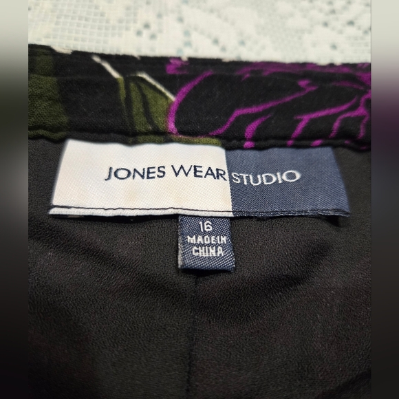 Jones Wear Size 16 Floral Midi Skirt A-line Flare Black Purple Lined High Waist - Picture 3 of 7